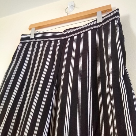 LOFT Pull on Pants - Picture 3 of 8